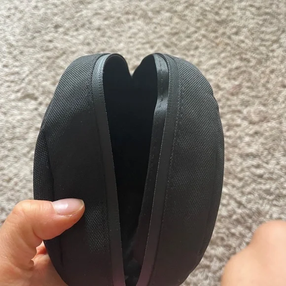 Beats solo 3 wireless headphones and case